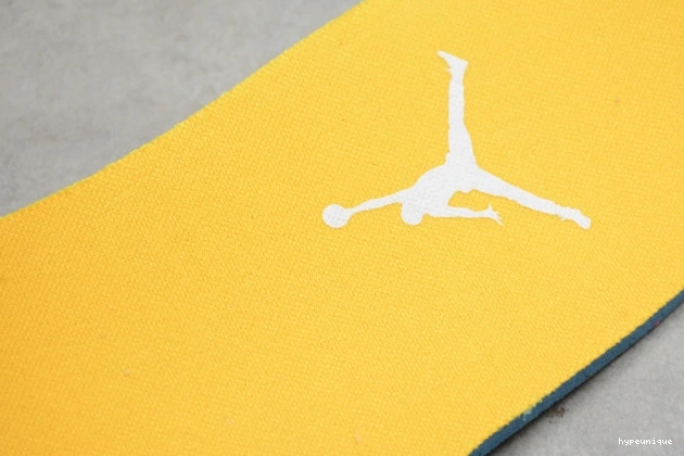 HYPE AIR (W) LASER JORDAN RETRO 3 CK9246-108 ORANGE 0713